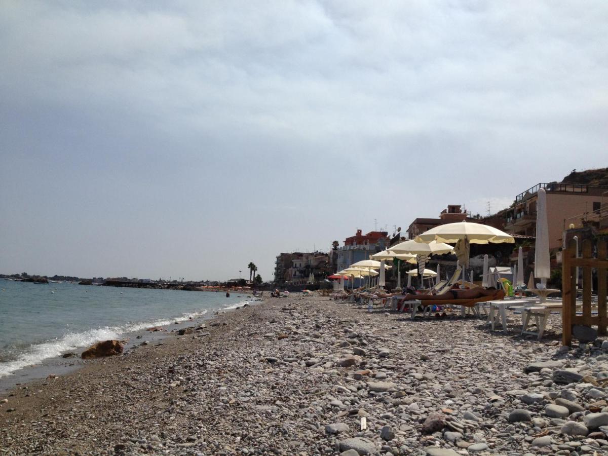 Residence La Fenice Ff Giardini Naxos Exterior photo