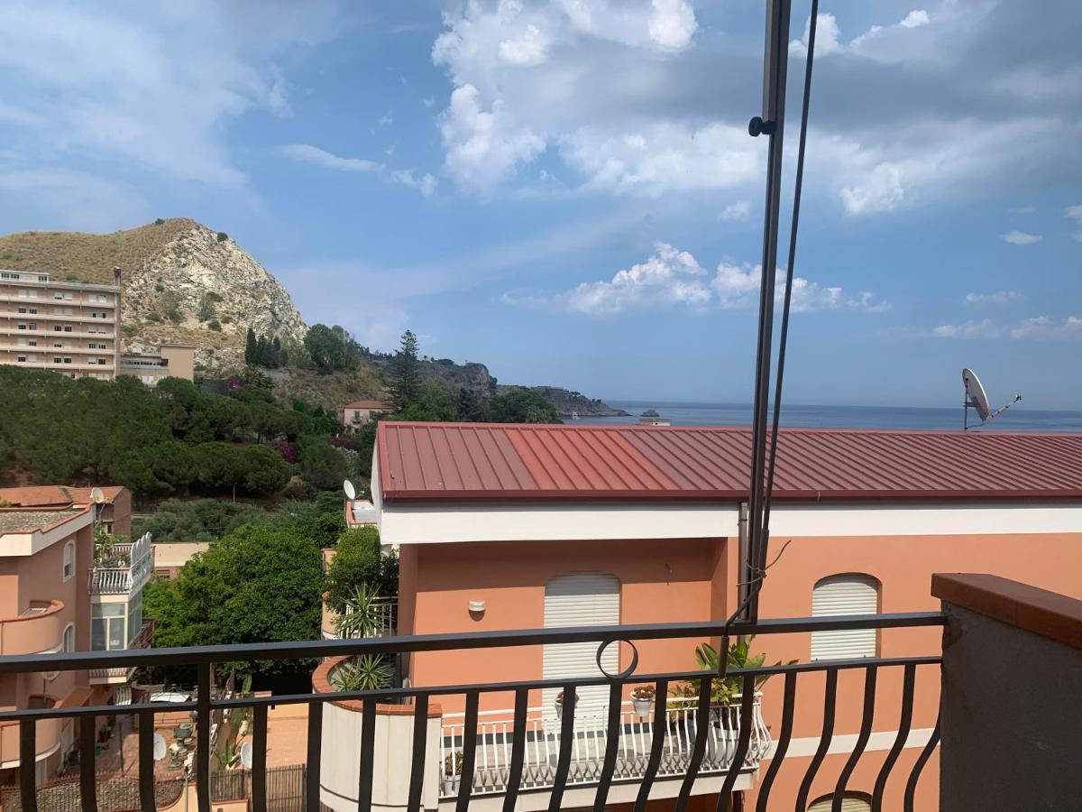 Residence La Fenice Ff Giardini Naxos Exterior photo