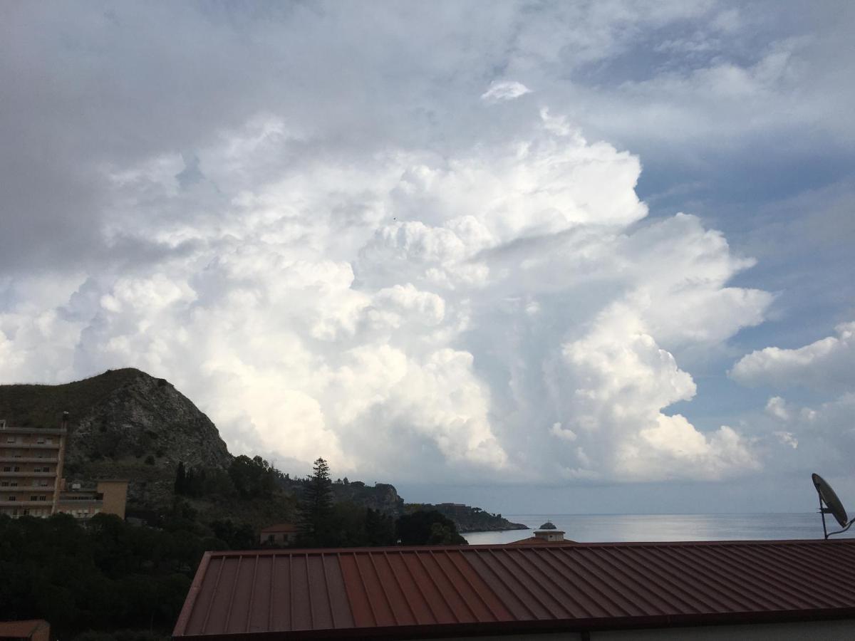 Residence La Fenice Ff Giardini Naxos Exterior photo